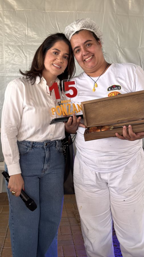 Colaboradora homenageada pelos 15 anos de casa